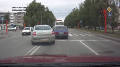 Штраф за двойную сплошную по камере