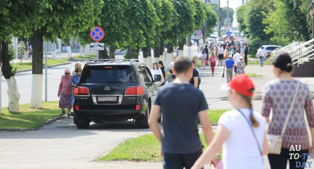 Штраф за езду по тротуару