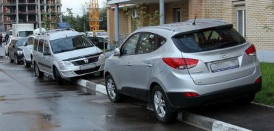 Штраф за парковку на пешеходном тротуаре