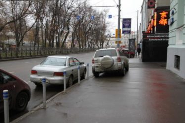 Штраф за парковку на пешеходном тротуаре