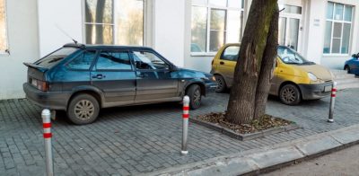 Штраф за парковку на пешеходном тротуаре