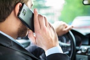 Штраф за разговор по телефону за рулём