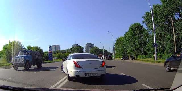 Штрафы и наказания за пересечение сплошной линии в 2019 году