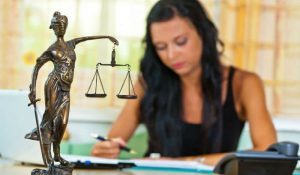 Увольнение матери одиночки по инициативе работодателя