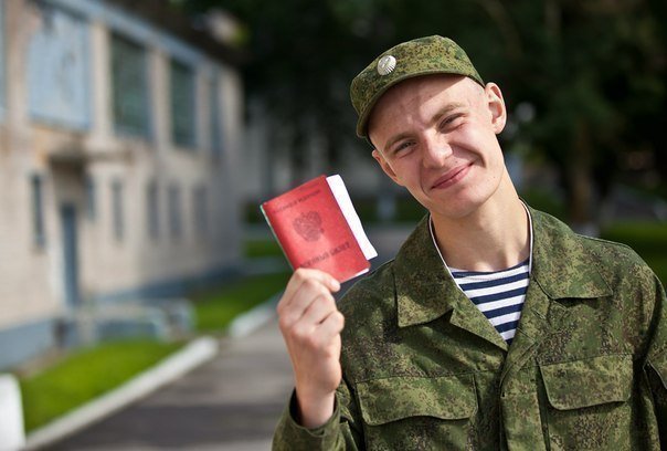 Увольнение с военной службы: переподготовка и выплаты по окончанию контракта
