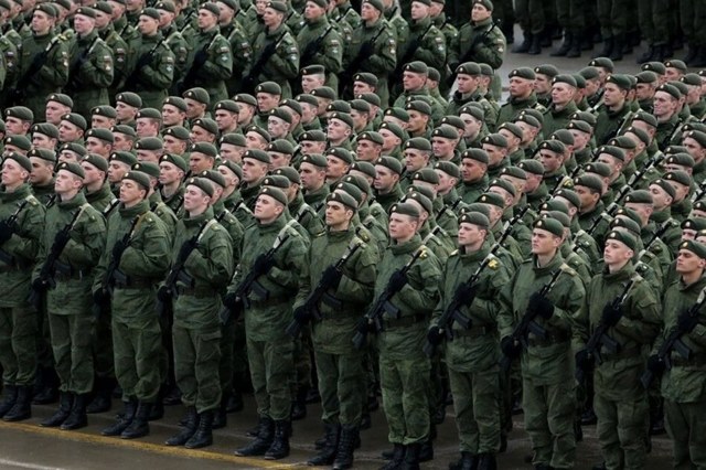Включают ли службу в рядах армии в общий трудовой стаж: особенности расчетов