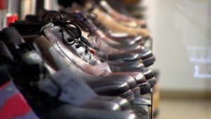 Возврат ношеной обуви в магазин