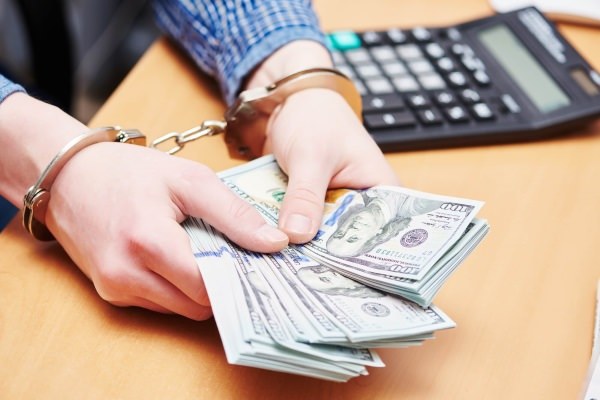 Вымогательство взятки должностным лицом &mdash; признаки и санкции