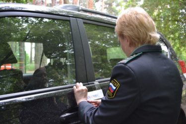За какую сумму долга могут арестовать автомобиль?