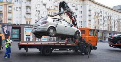 Законно ли эвакуировать автомобиль за неправильную парковку?